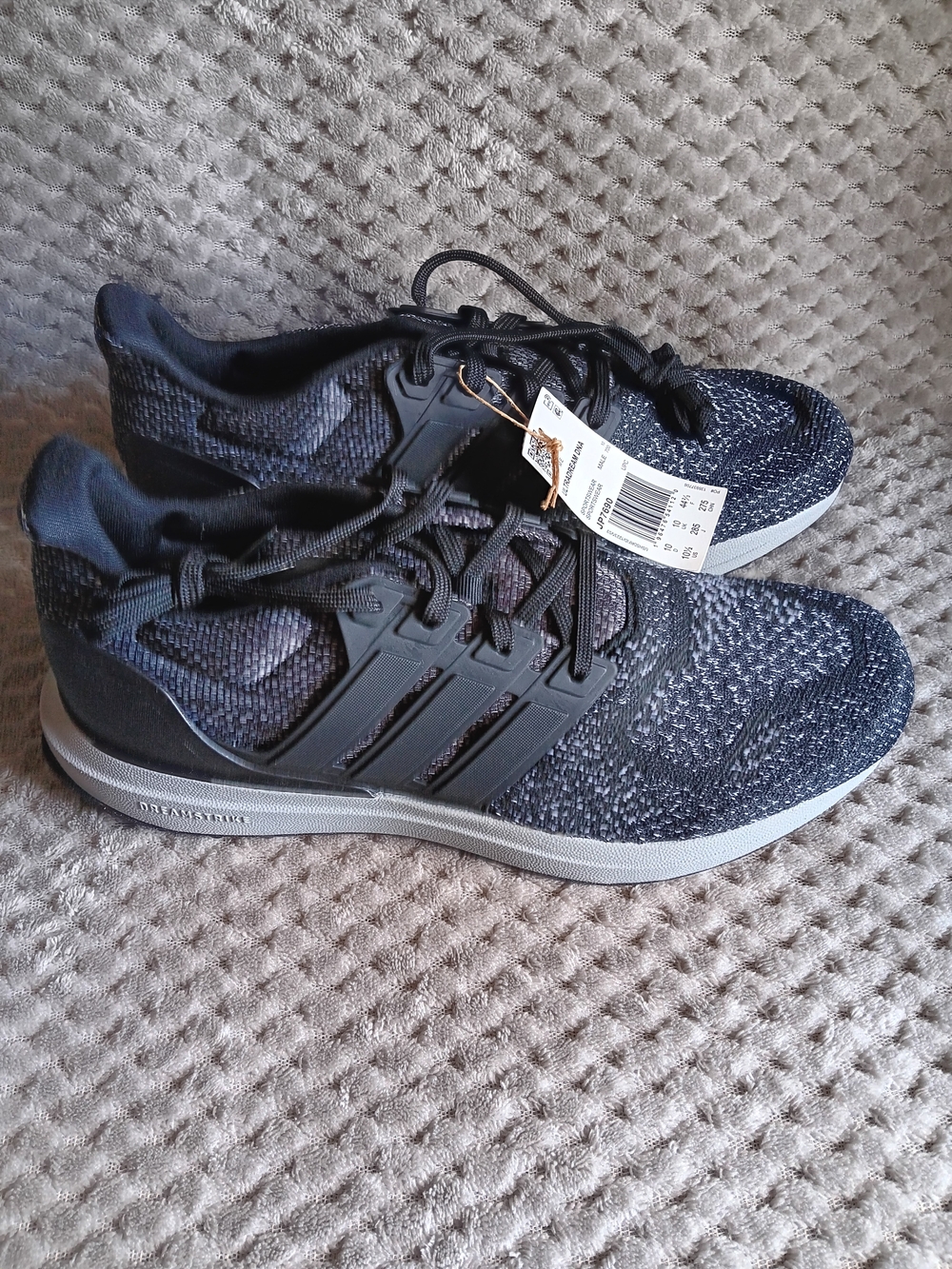 Brand New adidas UltraDream DNA Sneakers Black/ Oreo NWOB
